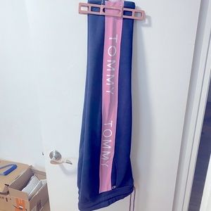 (Bundle 2/$30) T.H. Sweatpants in good condition